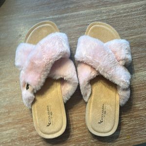 Koolaburra by UGG Women's ROUBIE Fuzz Slide Sandal, Pale Blush, 8